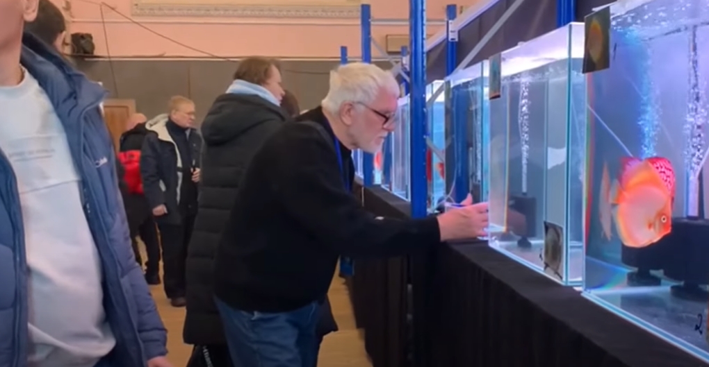 Евгений Величко за работой